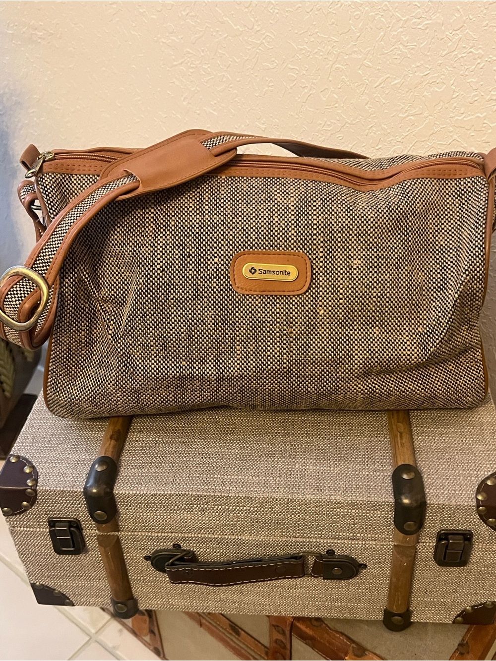 Samsonite Special Collection- Tweed Jute  Tan and Brown Duffel Bag with Tan Trim